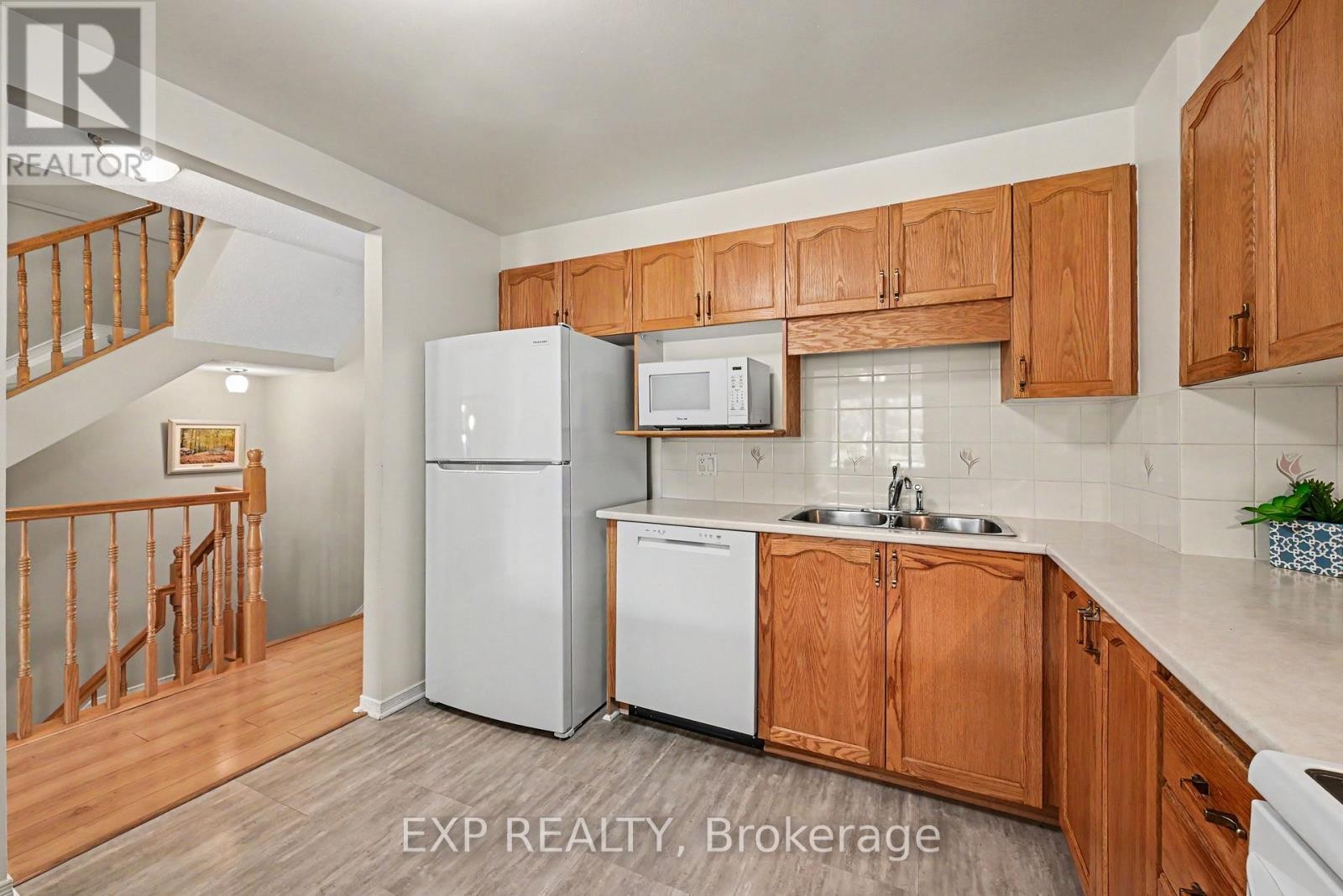 












1859 SUMMERFIELDS CRESCENT

,
Ottawa,




Ontario
K1C7B7


