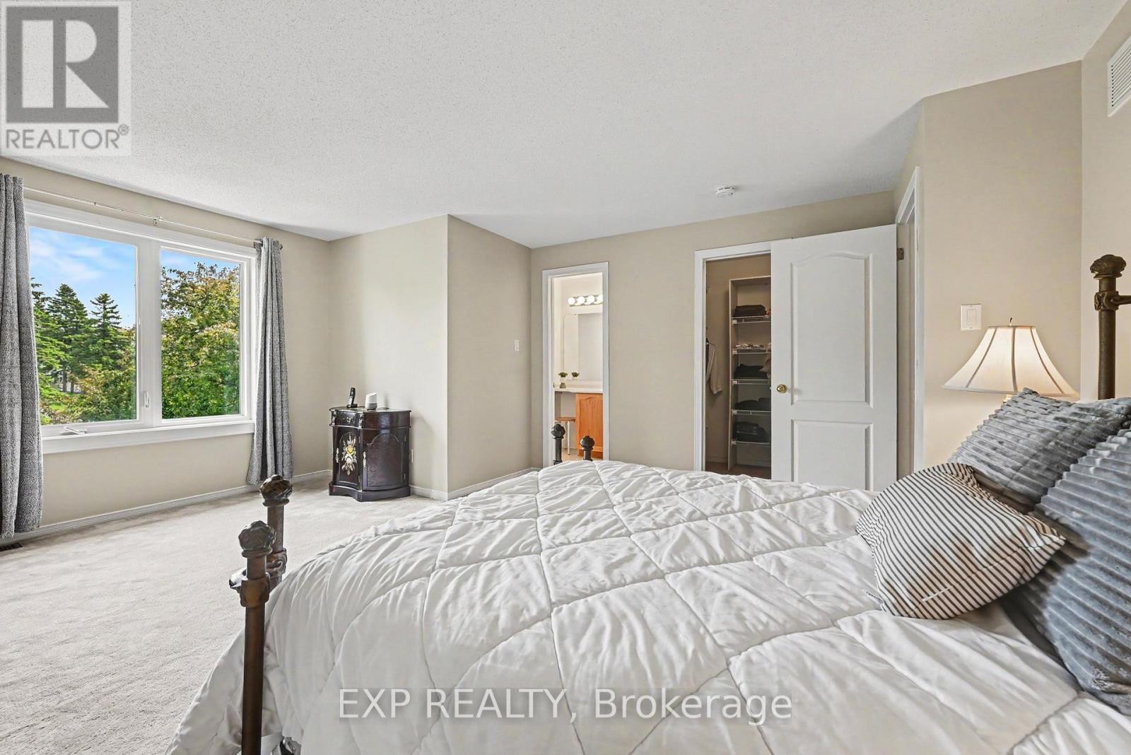 












1859 SUMMERFIELDS CRESCENT

,
Ottawa,




Ontario
K1C7B7

