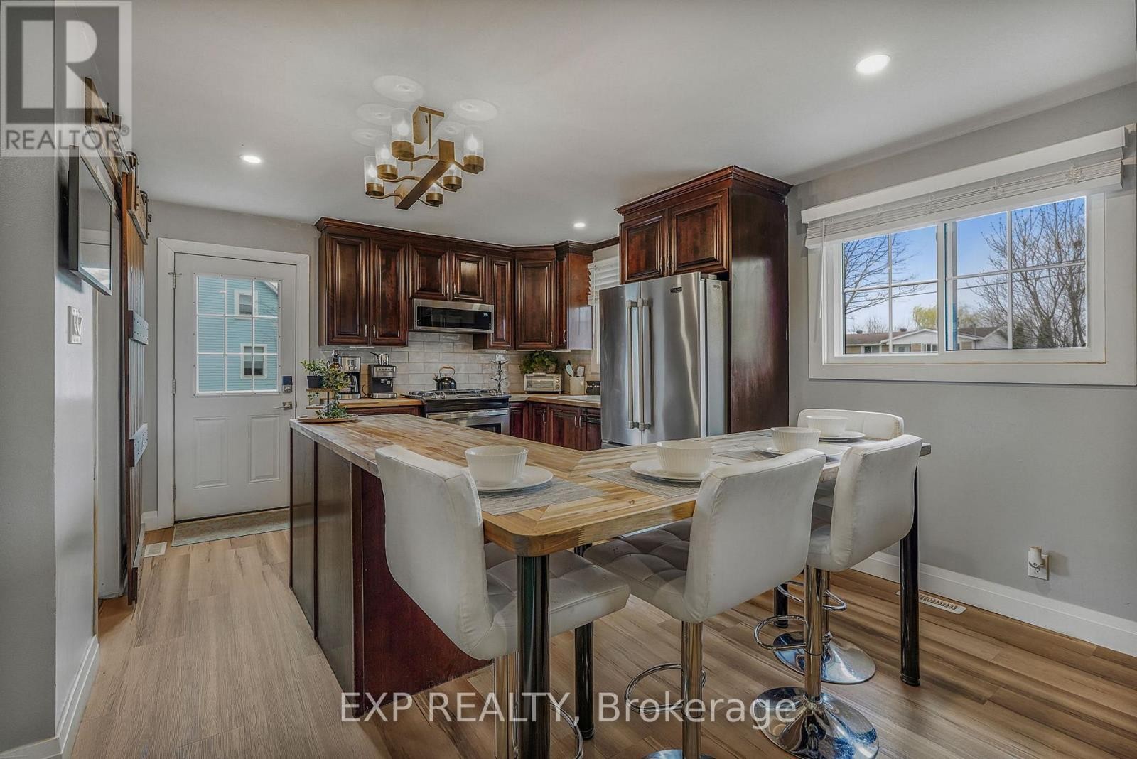 












3545 PRINCIPALE STREET

,
Alfred and Plantagenet,




Ontario
K0A3K0

