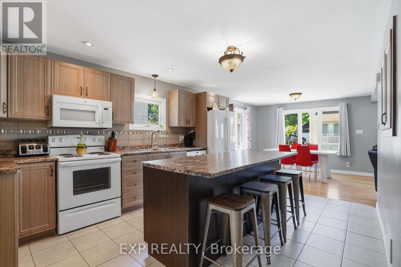 












599 VICTOR STREET

,
Clarence-Rockland,




Ontario
K4K1E5

