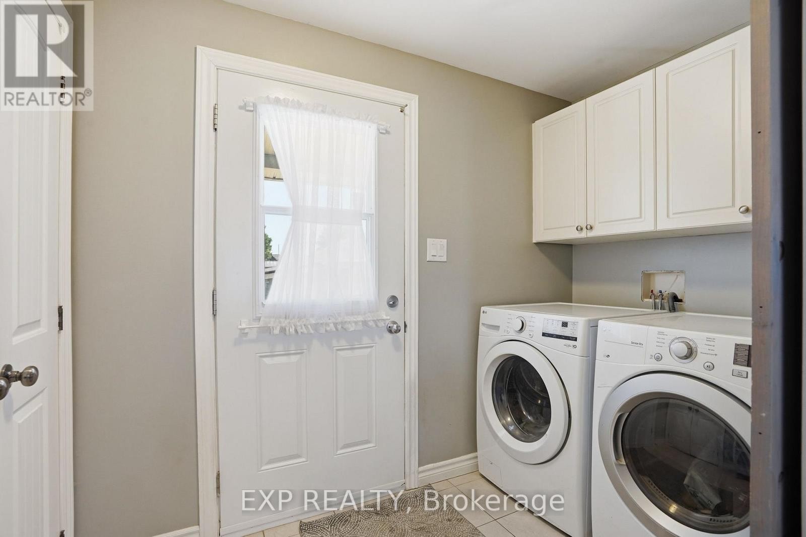 












599 VICTOR STREET

,
Clarence-Rockland,




Ontario
K4K1E5

