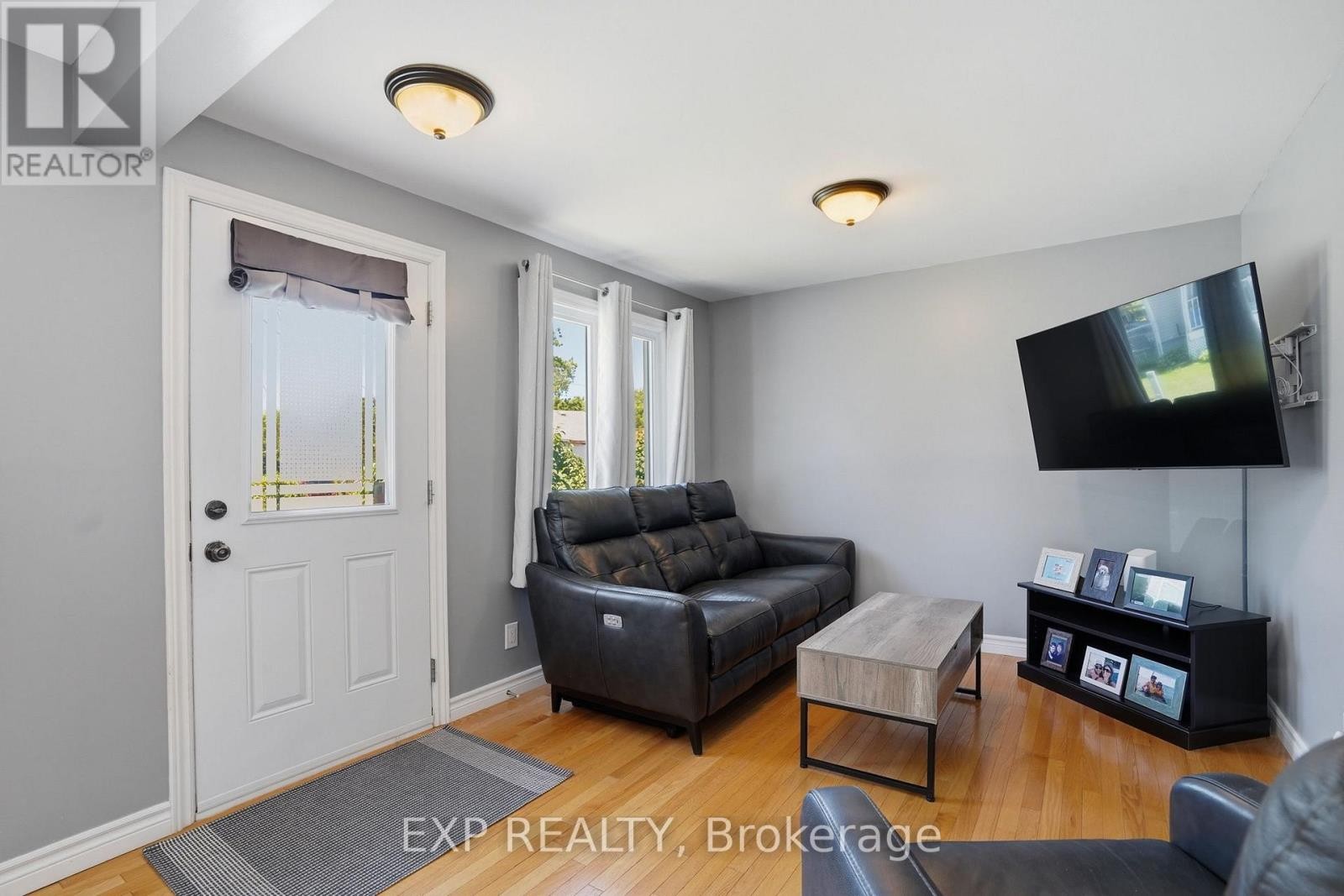 












599 VICTOR STREET

,
Clarence-Rockland,




Ontario
K4K1E5

