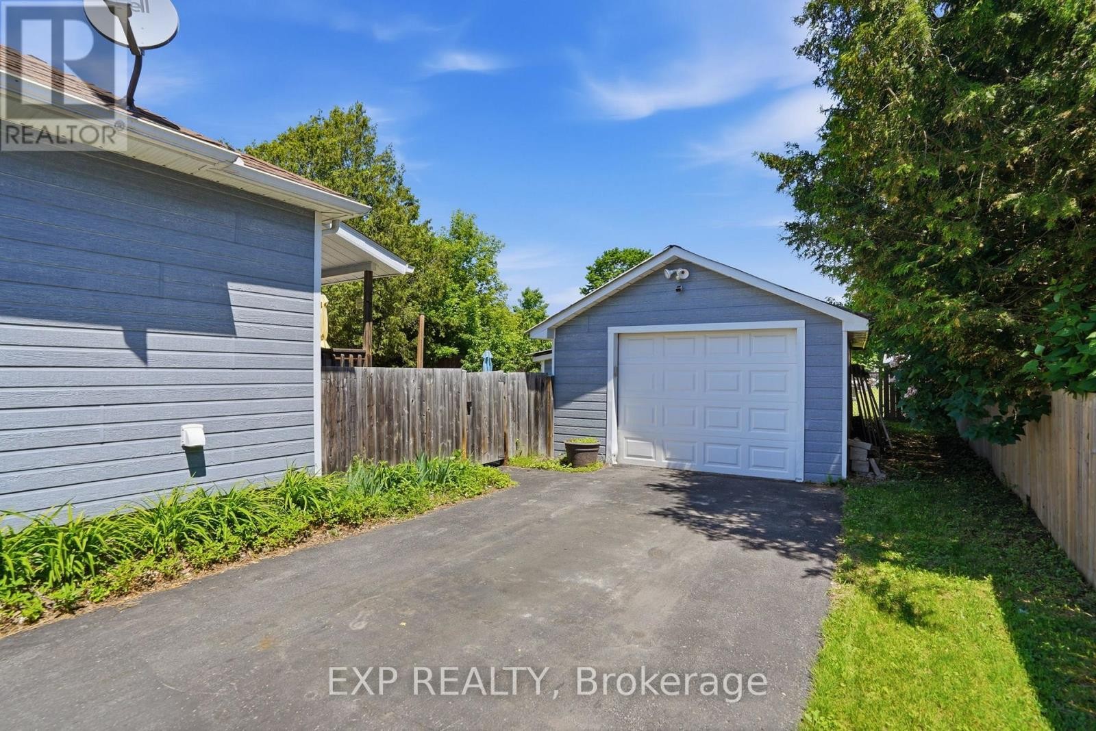 












599 VICTOR STREET

,
Clarence-Rockland,




Ontario
K4K1E5

