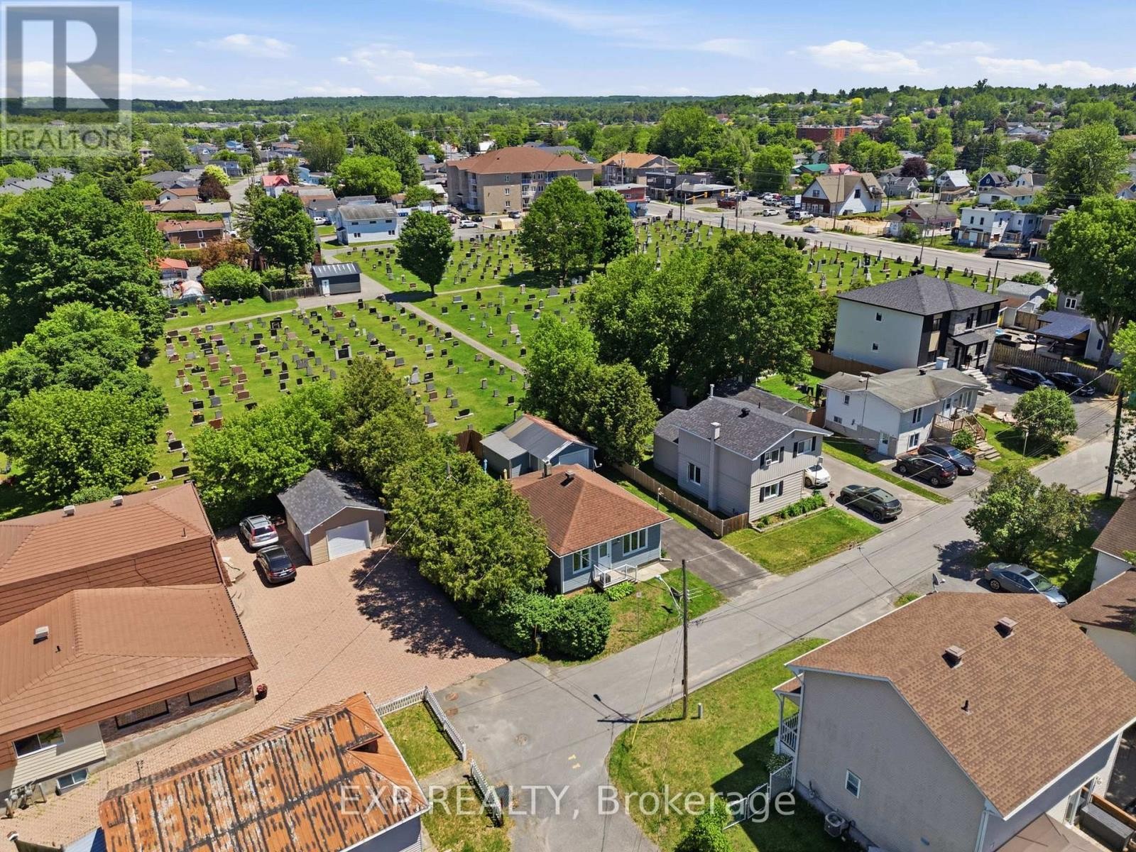 












599 VICTOR STREET

,
Clarence-Rockland,




Ontario
K4K1E5

