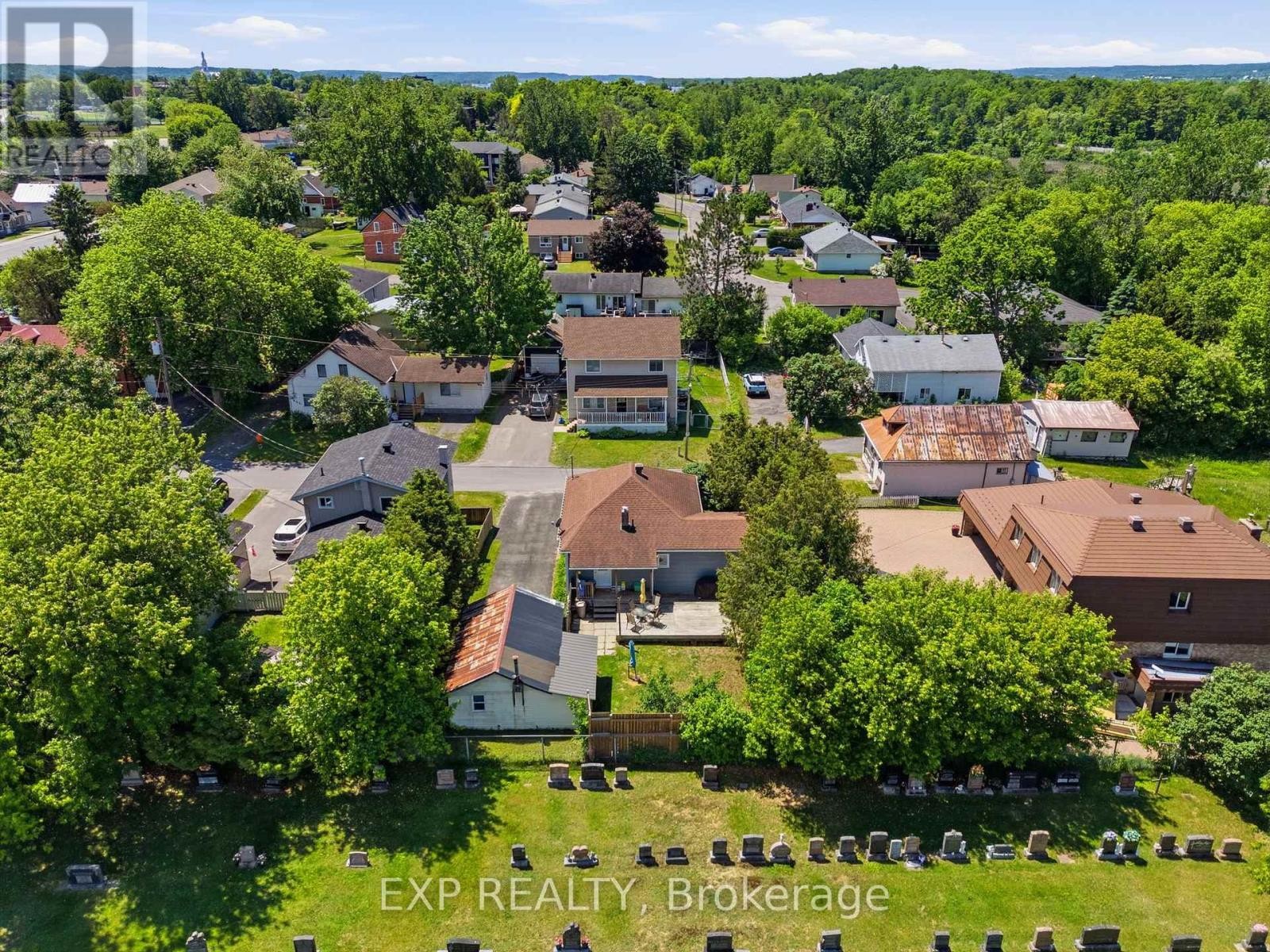 












599 VICTOR STREET

,
Clarence-Rockland,




Ontario
K4K1E5

