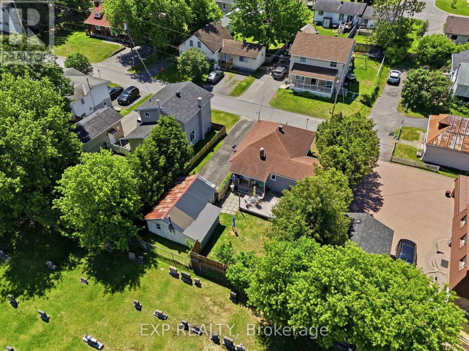 












599 VICTOR STREET

,
Clarence-Rockland,




Ontario
K4K1E5

