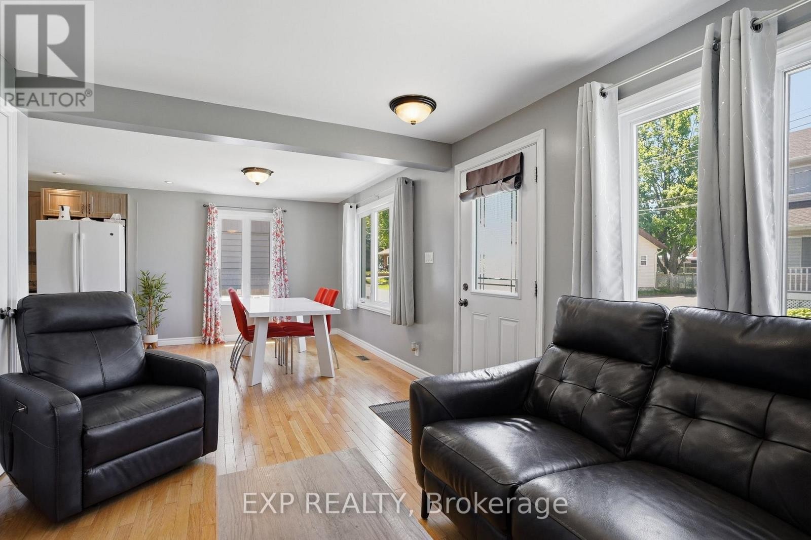 












599 VICTOR STREET

,
Clarence-Rockland,




Ontario
K4K1E5

