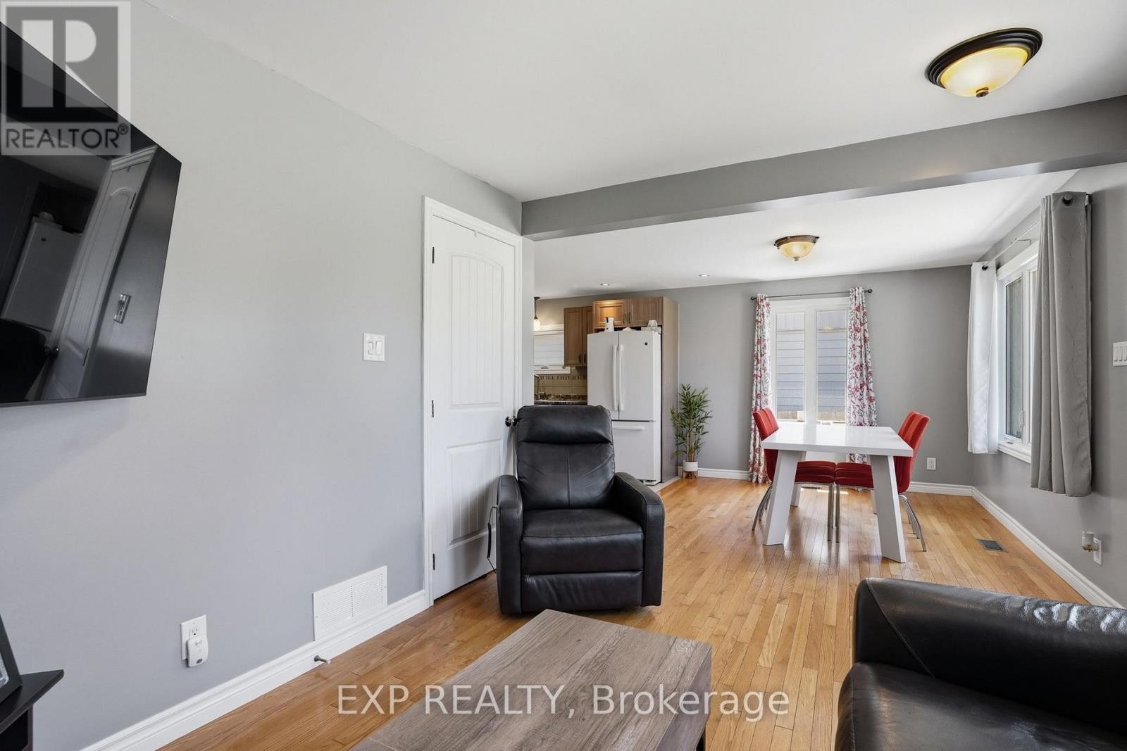 












599 VICTOR STREET

,
Clarence-Rockland,




Ontario
K4K1E5

