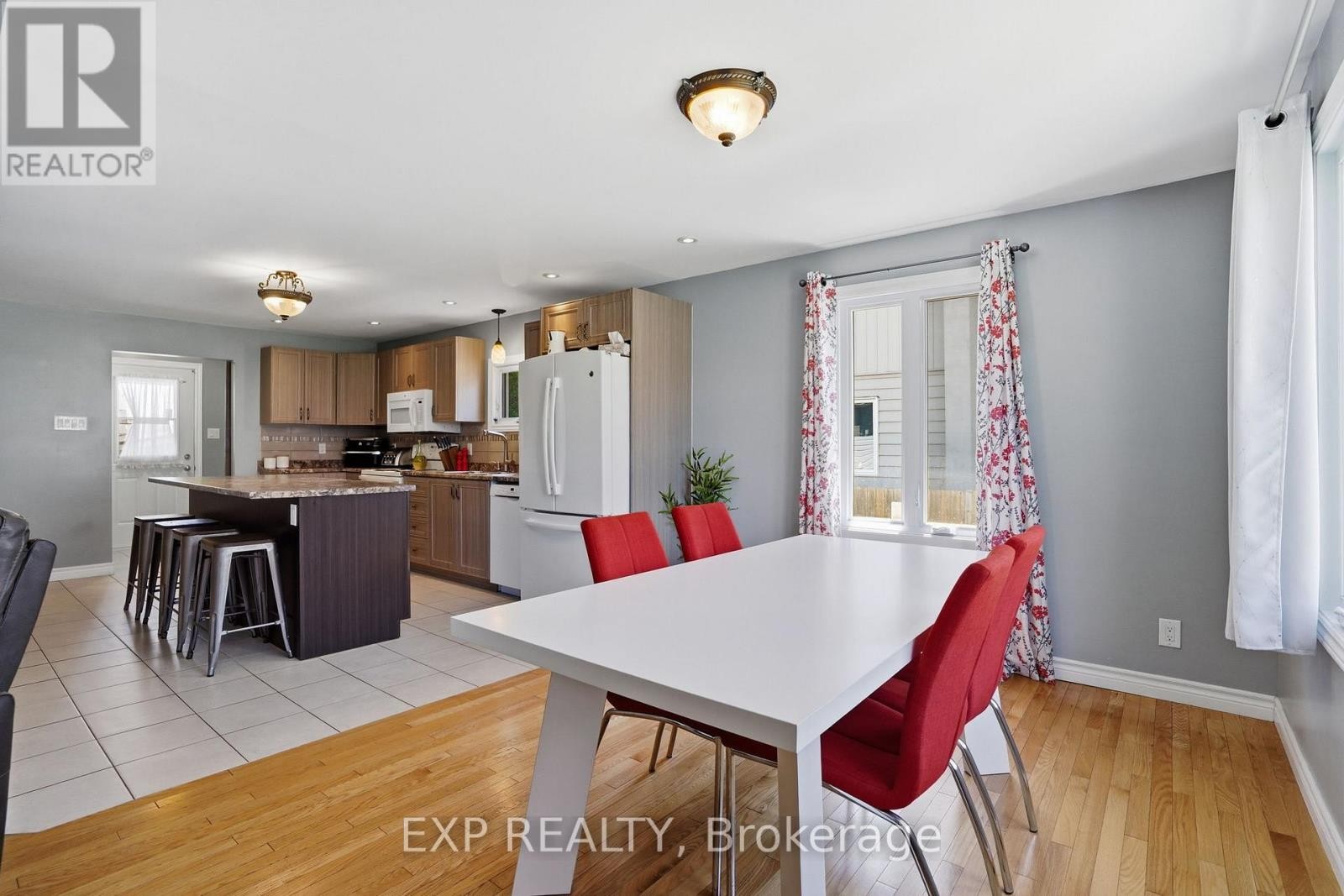 












599 VICTOR STREET

,
Clarence-Rockland,




Ontario
K4K1E5

