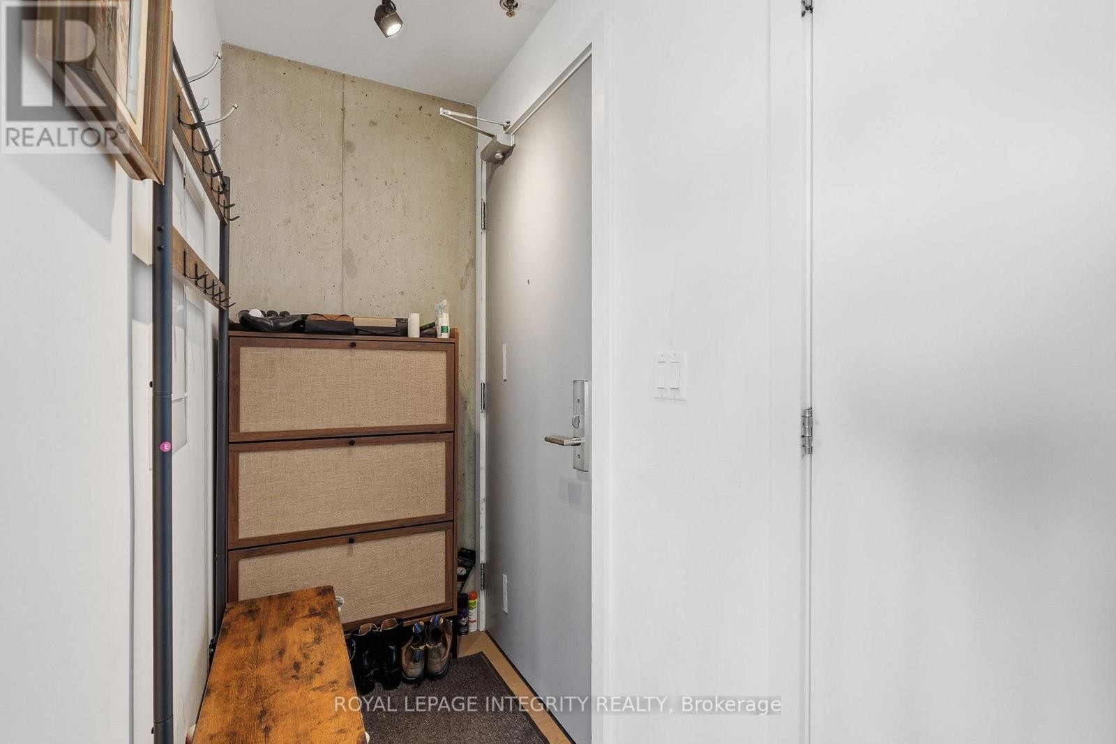 












1203 - 203 CATHERINE STREET

,
Ottawa,




Ontario
K2P1J5


