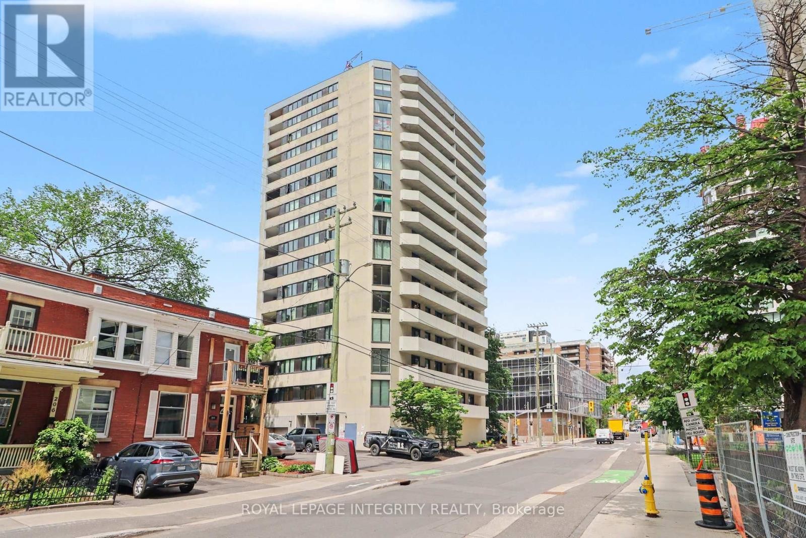 












102 - 200 BAY STREET S

,
Ottawa,




Ontario
K1R7W8

