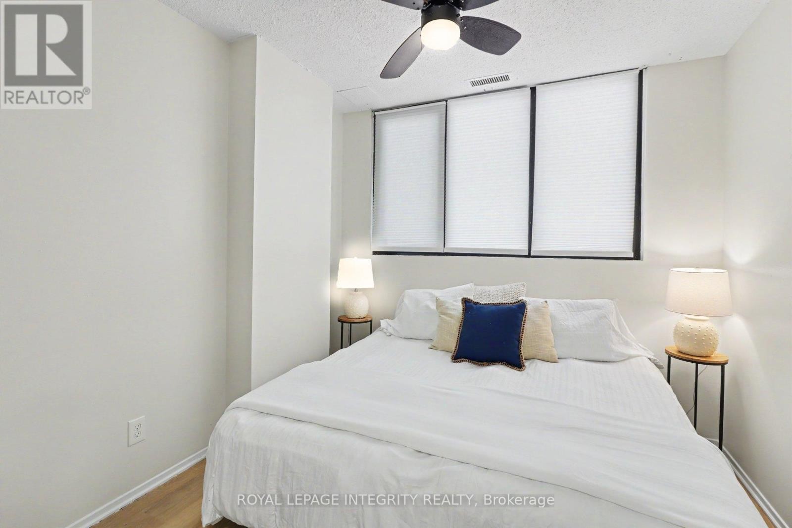 












102 - 200 BAY STREET S

,
Ottawa,




Ontario
K1R7W8

