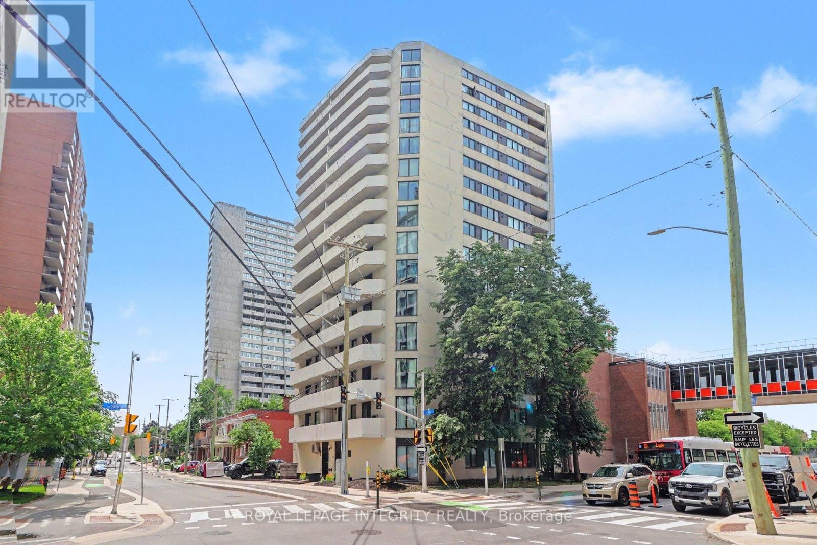 












102 - 200 BAY STREET S

,
Ottawa,




Ontario
K1R7W8

