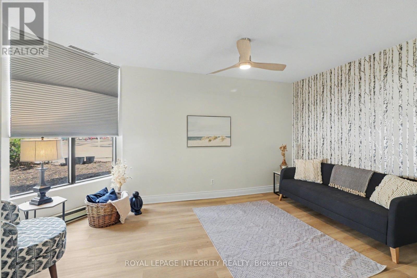 












102 - 200 BAY STREET S

,
Ottawa,




Ontario
K1R7W8

