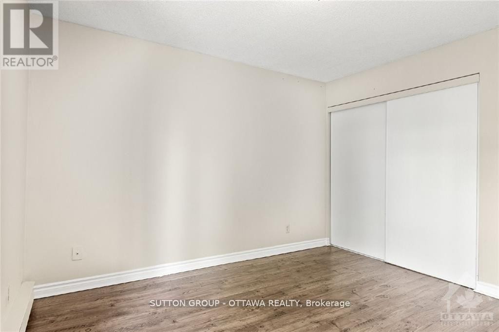 












244 WESTHAVEN CRESCENT

,
Ottawa,




Ontario
K1Z7G3

