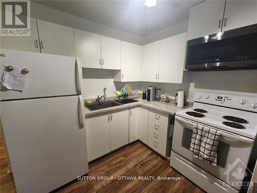 












244 WESTHAVEN CRESCENT

,
Ottawa,




Ontario
K1Z7G3

