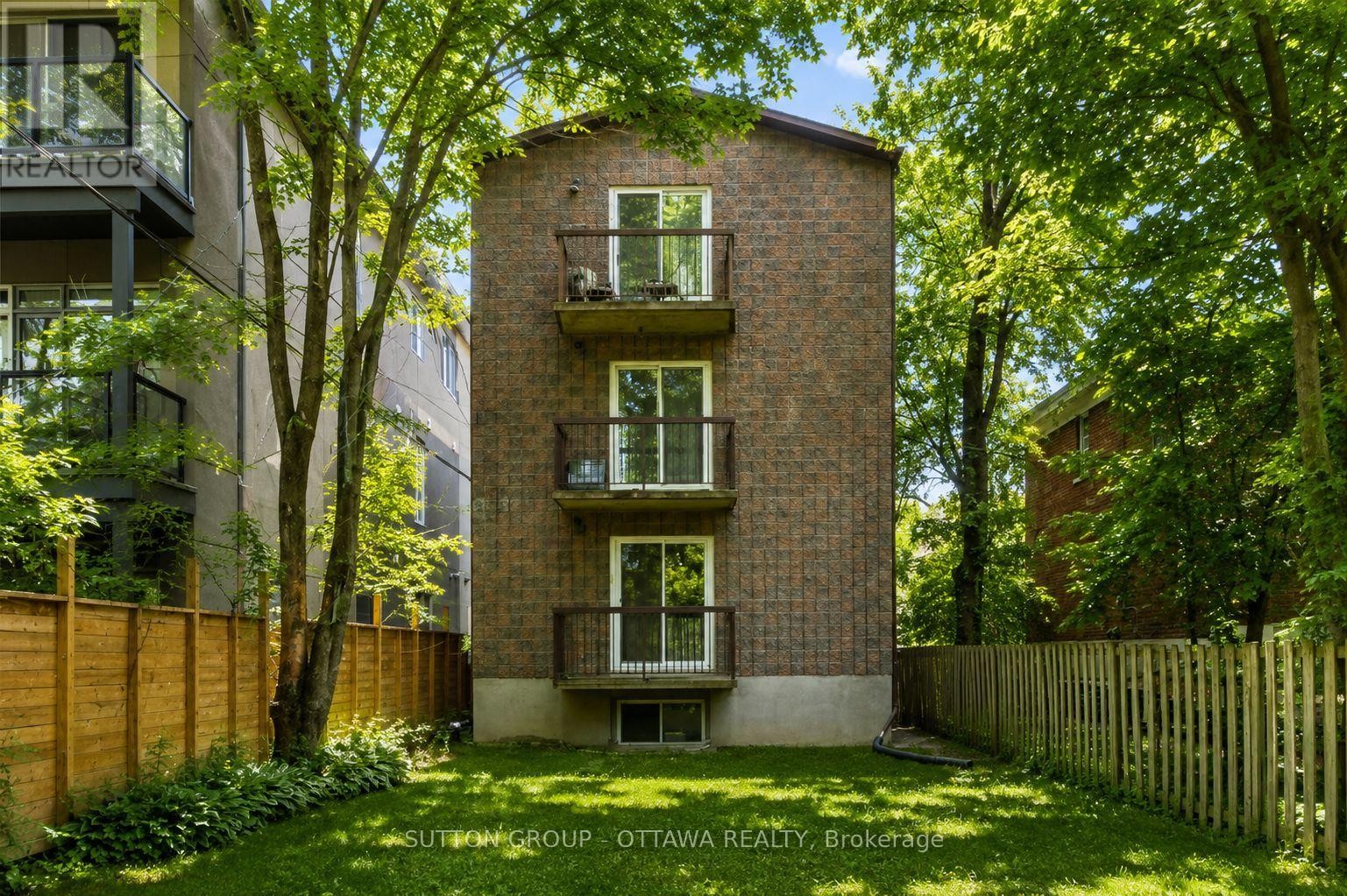 












244 WESTHAVEN CRESCENT

,
Ottawa,




Ontario
K1Z7G3

