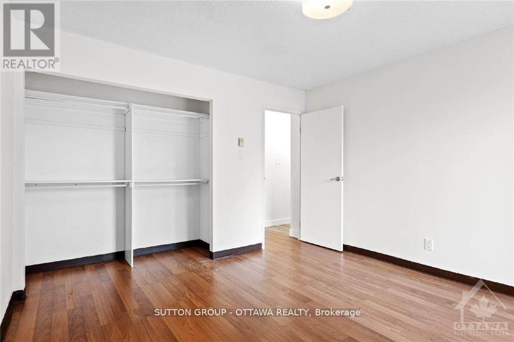 












244 WESTHAVEN CRESCENT

,
Ottawa,




Ontario
K1Z7G3

