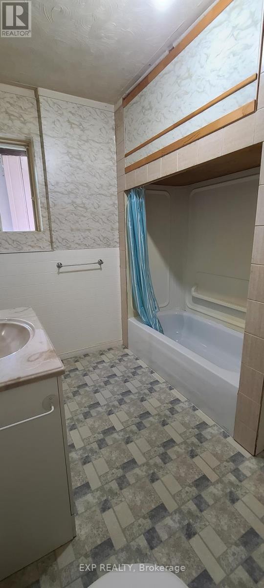 












3620 CARRIERE ROAD

,
Alfred and Plantagenet,




Ontario
K0B1A0

