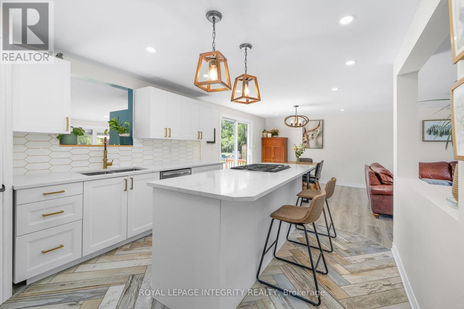












4228 O'NEIL ROAD

,
Ottawa,




Ontario
K0A1B0

