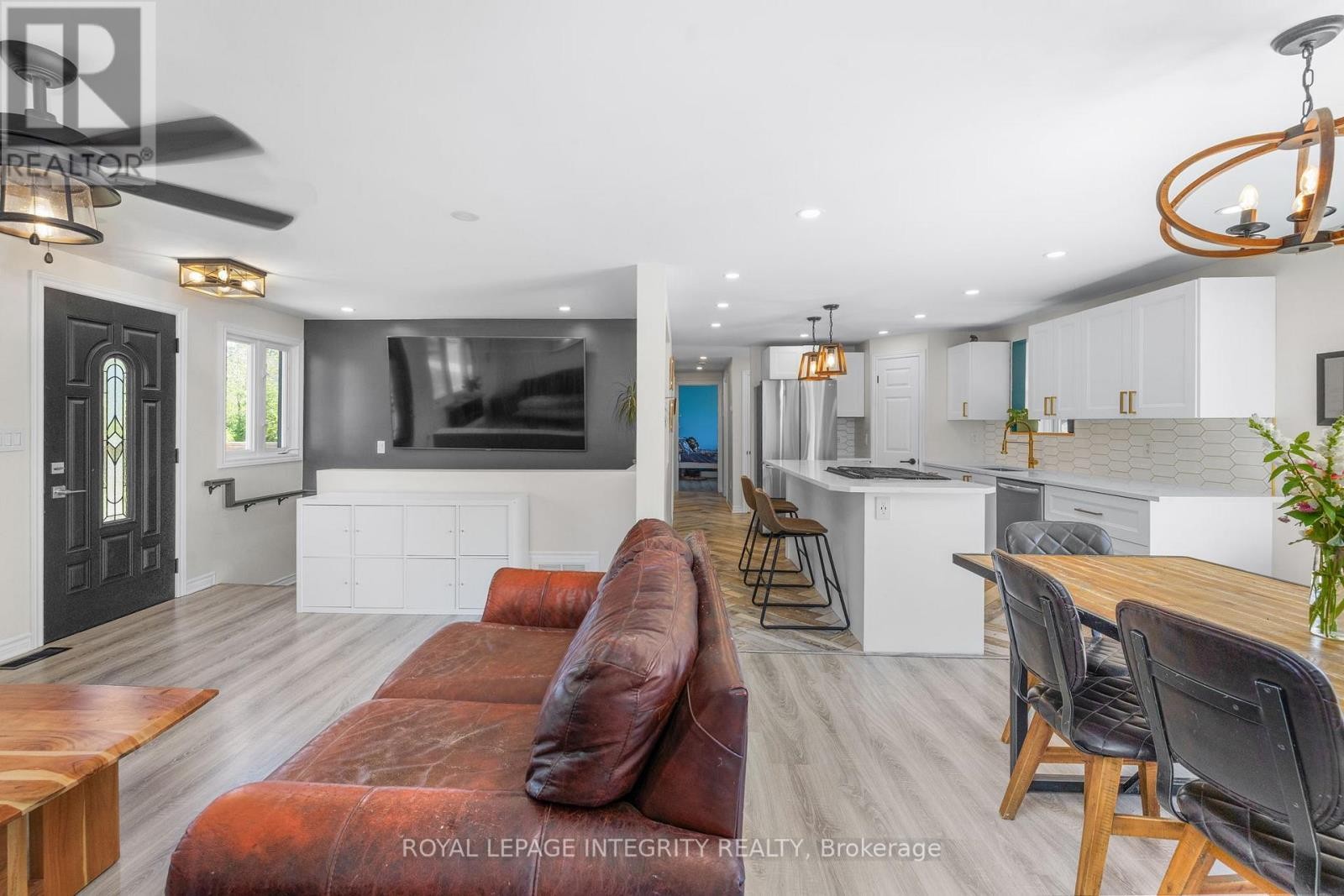 












4228 O'NEIL ROAD

,
Ottawa,




Ontario
K0A1B0


