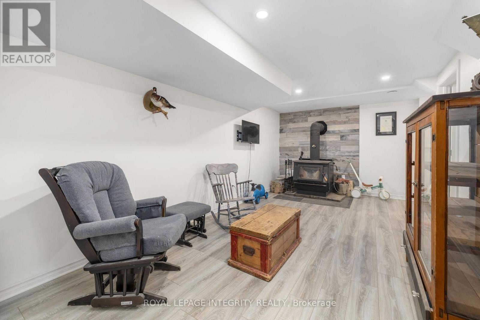 












4228 O'NEIL ROAD

,
Ottawa,




Ontario
K0A1B0


