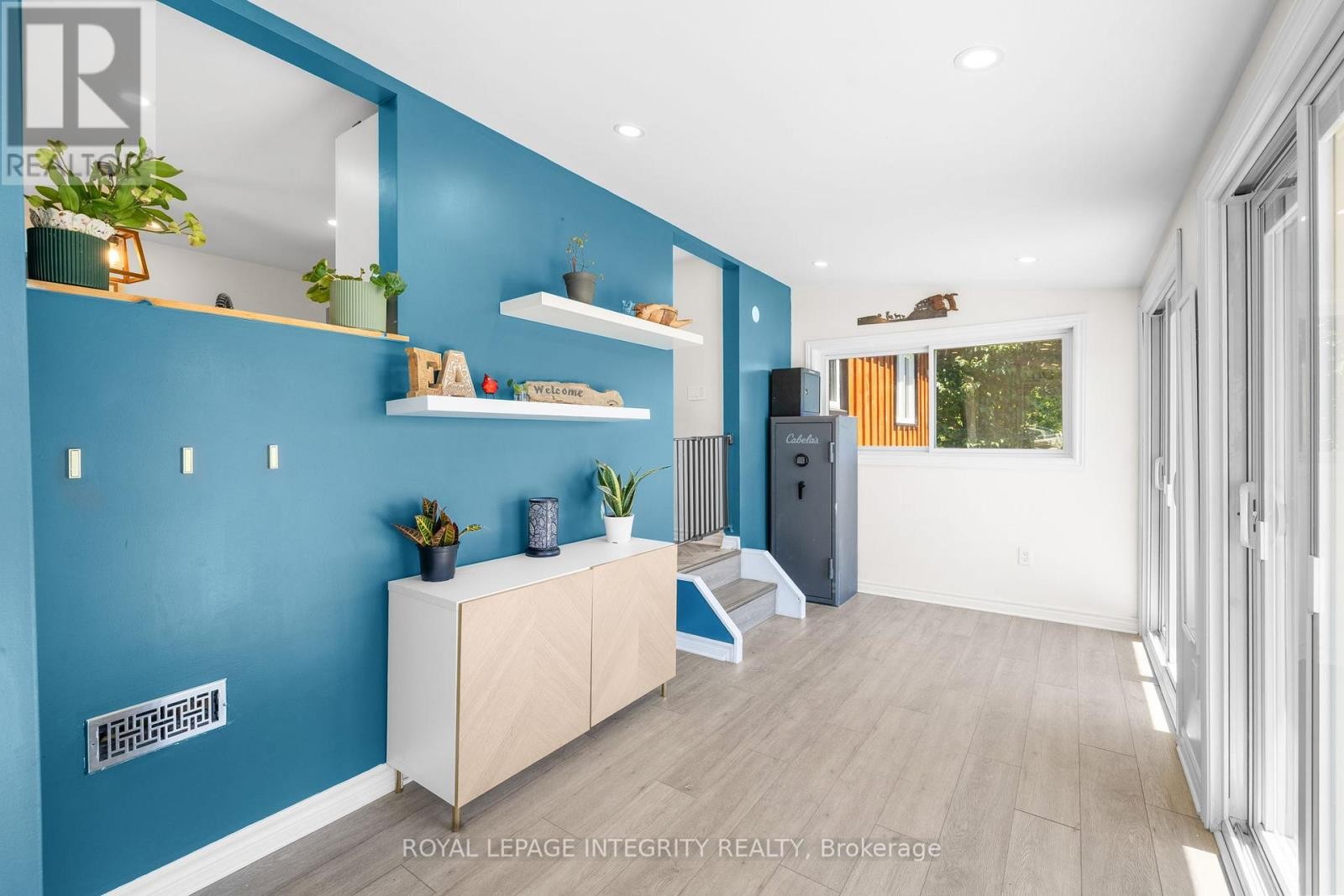 












4228 O'NEIL ROAD

,
Ottawa,




Ontario
K0A1B0

