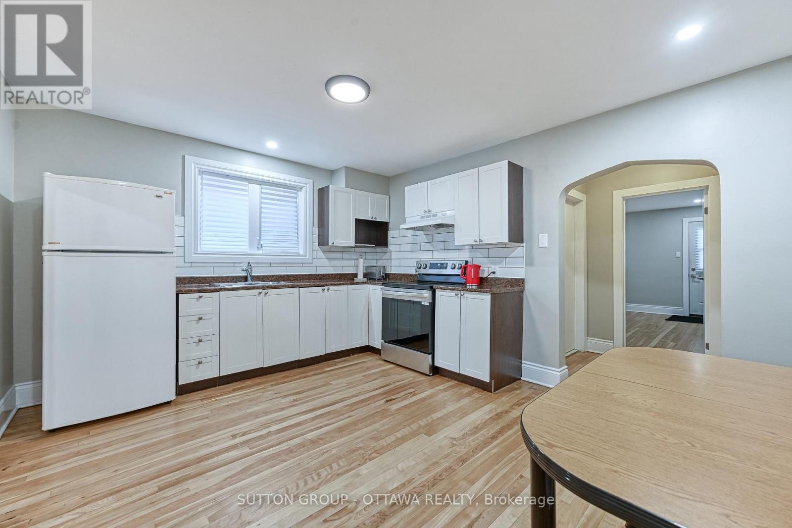 












154-156 DAGMAR AVENUE

,
Ottawa,




Ontario
K1L5T2


