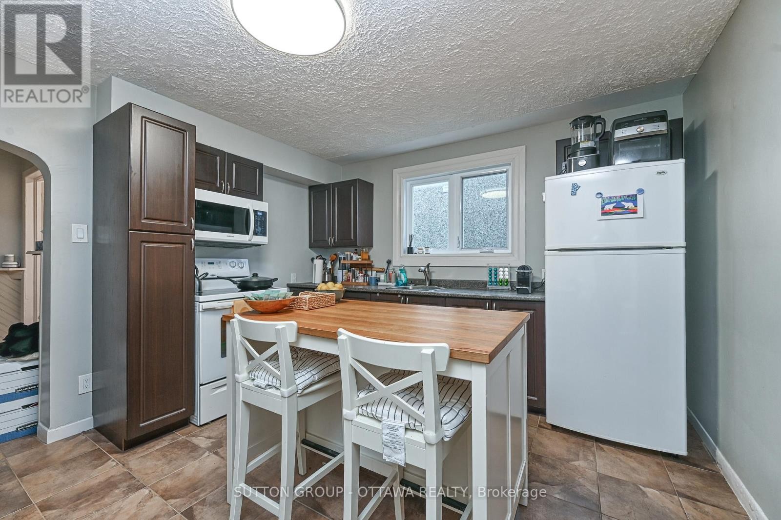 












154-156 DAGMAR AVENUE

,
Ottawa,




Ontario
K1L5T2

