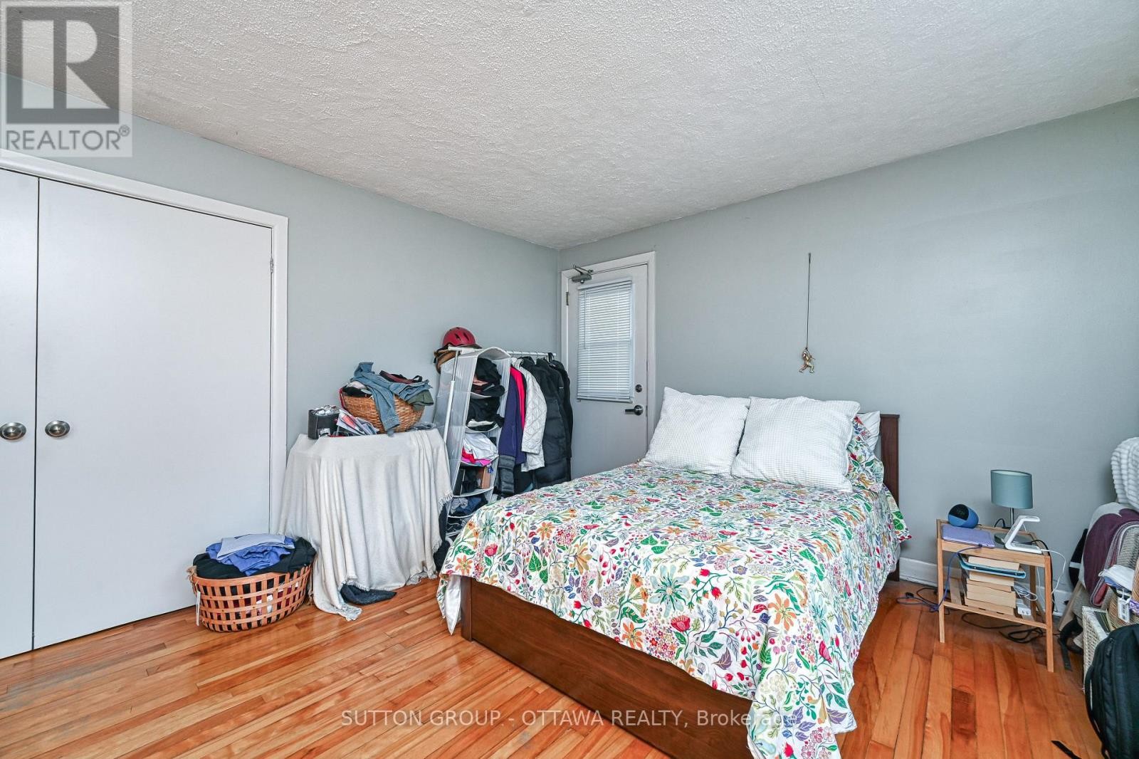 












154-156 DAGMAR AVENUE

,
Ottawa,




Ontario
K1L5T2


