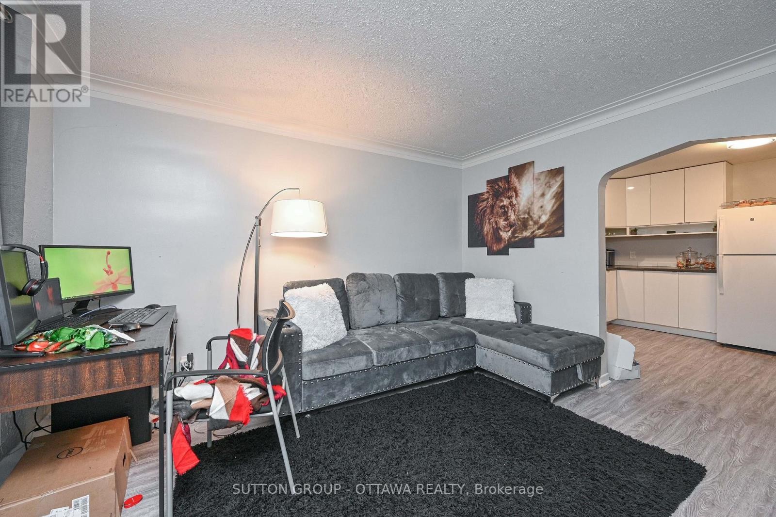 












154-156 DAGMAR AVENUE

,
Ottawa,




Ontario
K1L5T2

