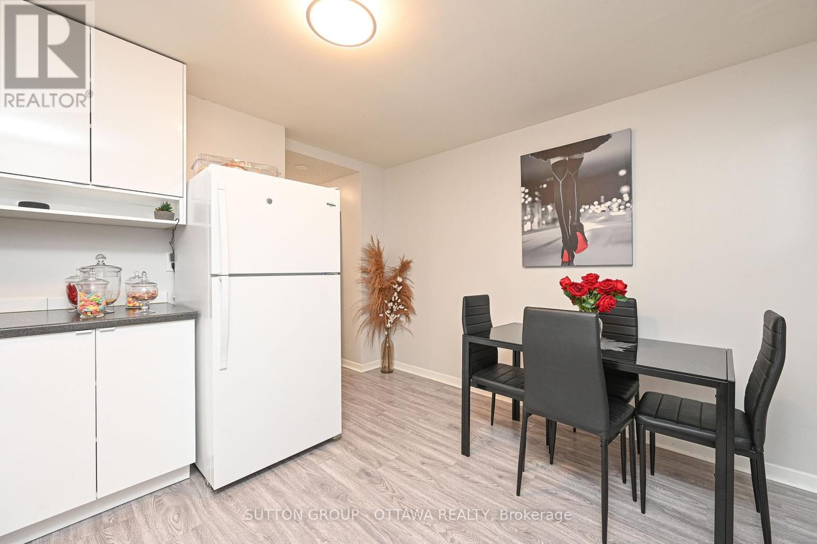 












154-156 DAGMAR AVENUE

,
Ottawa,




Ontario
K1L5T2

