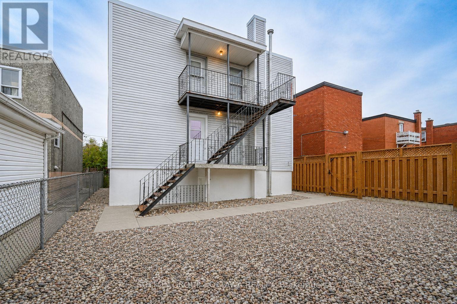 












154-156 DAGMAR AVENUE

,
Ottawa,




Ontario
K1L5T2


