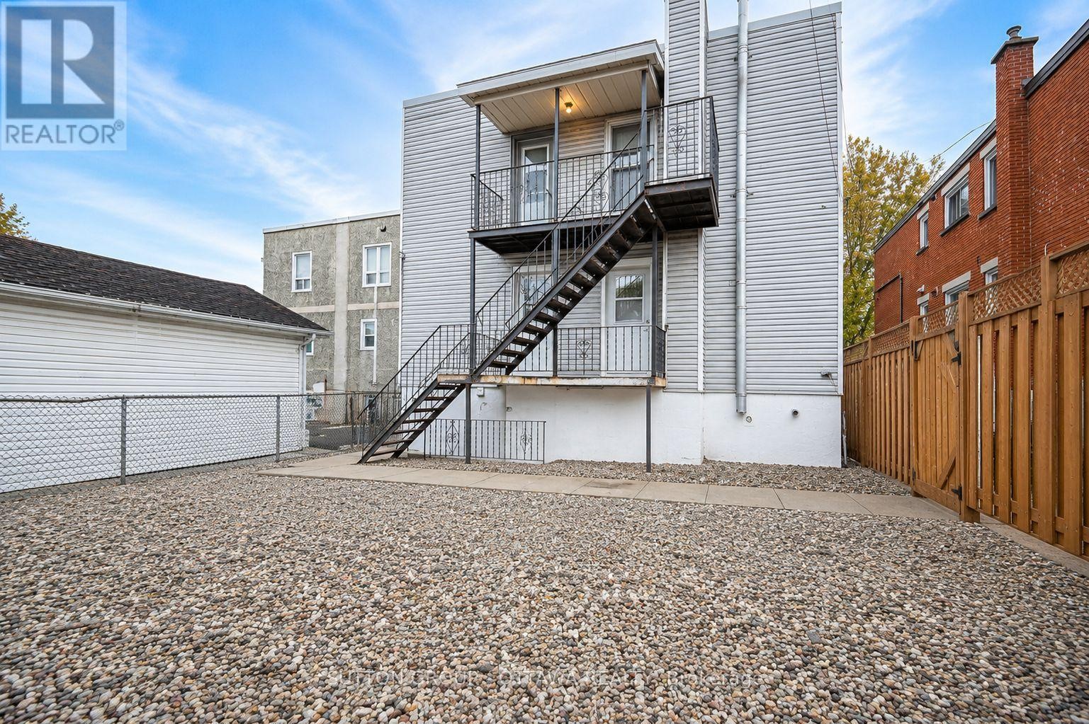 












154-156 DAGMAR AVENUE

,
Ottawa,




Ontario
K1L5T2

