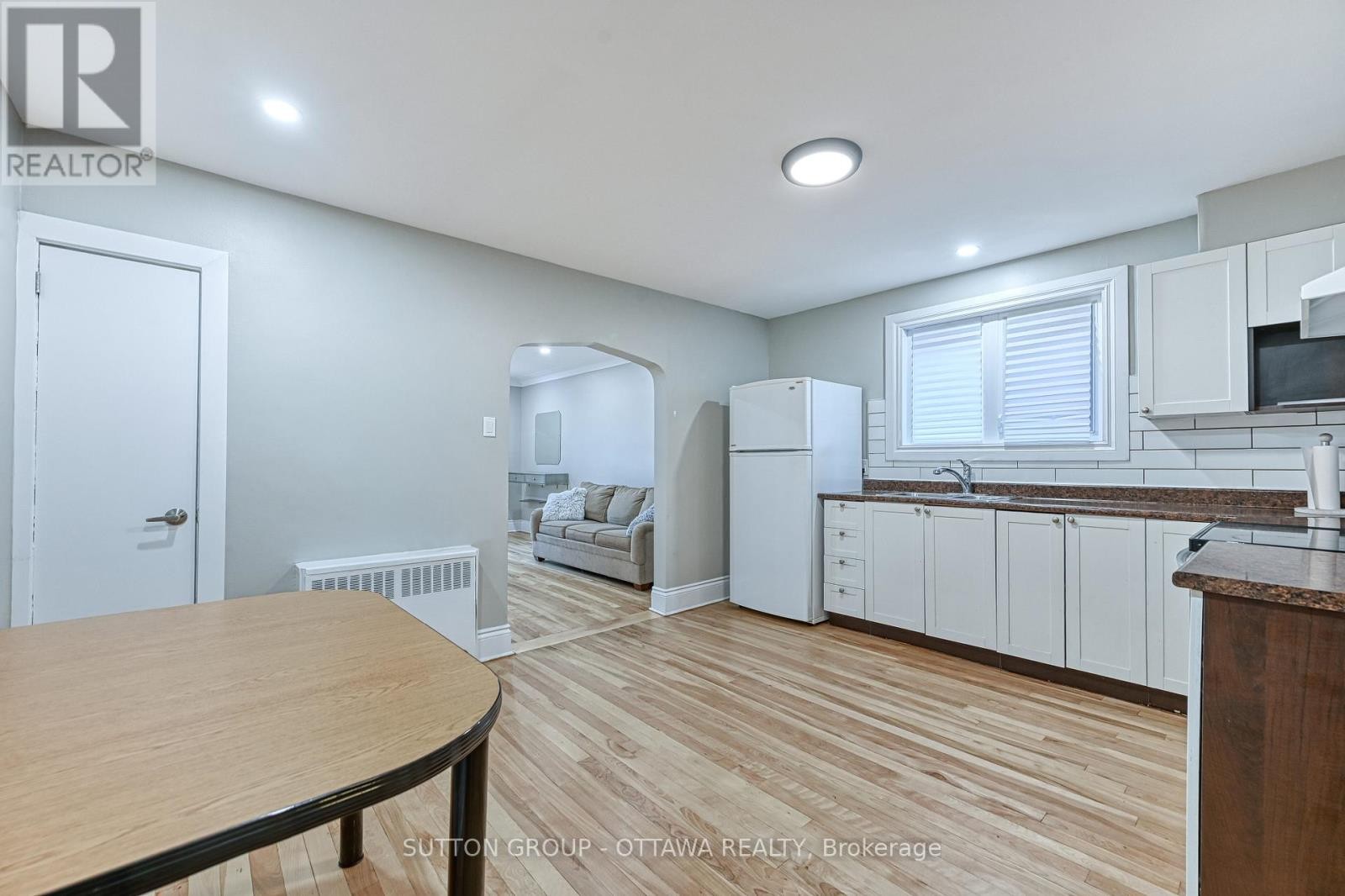












154-156 DAGMAR AVENUE

,
Ottawa,




Ontario
K1L5T2

