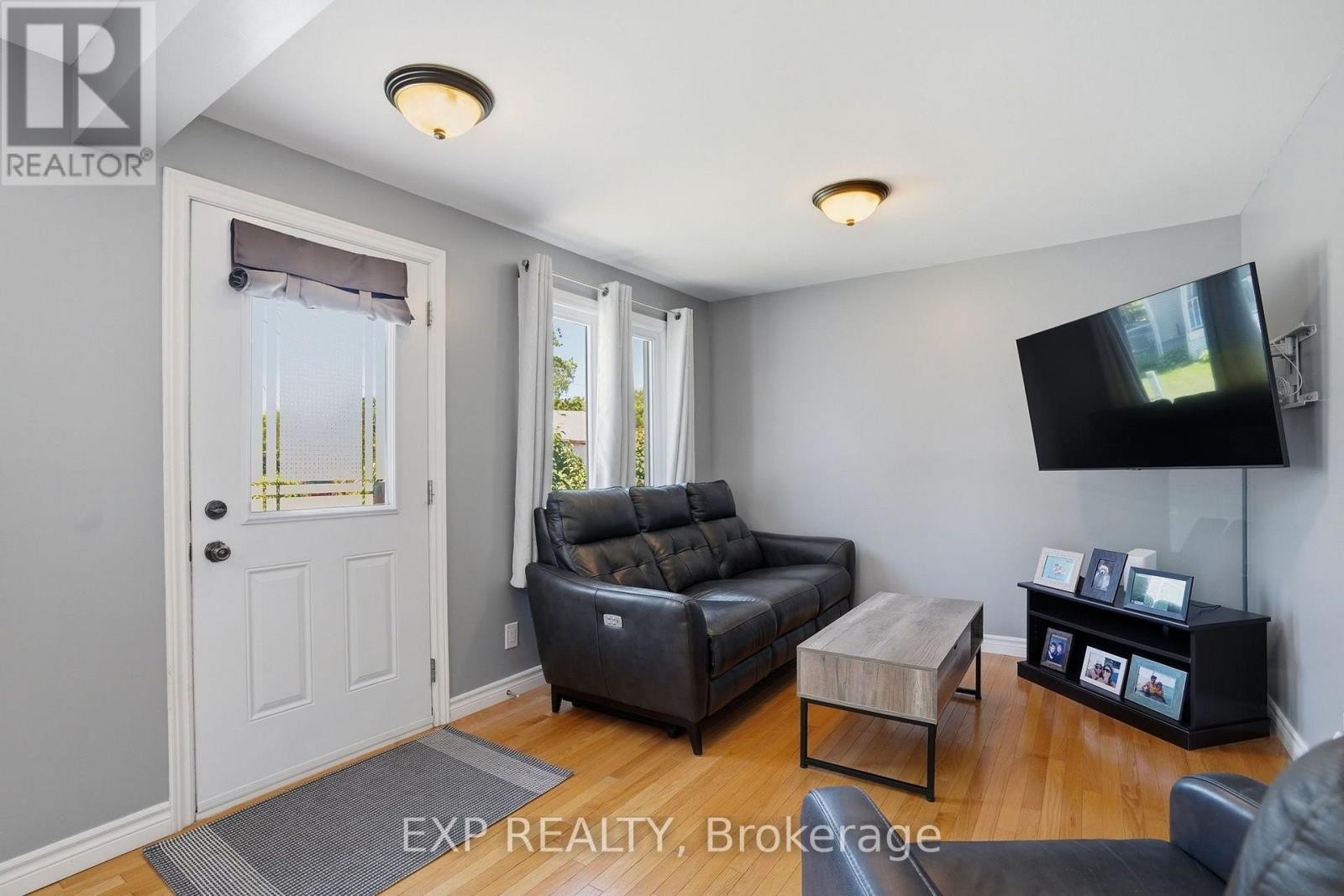 












599 VICTOR STREET

,
Clarence-Rockland,




Ontario
K4K1E5


