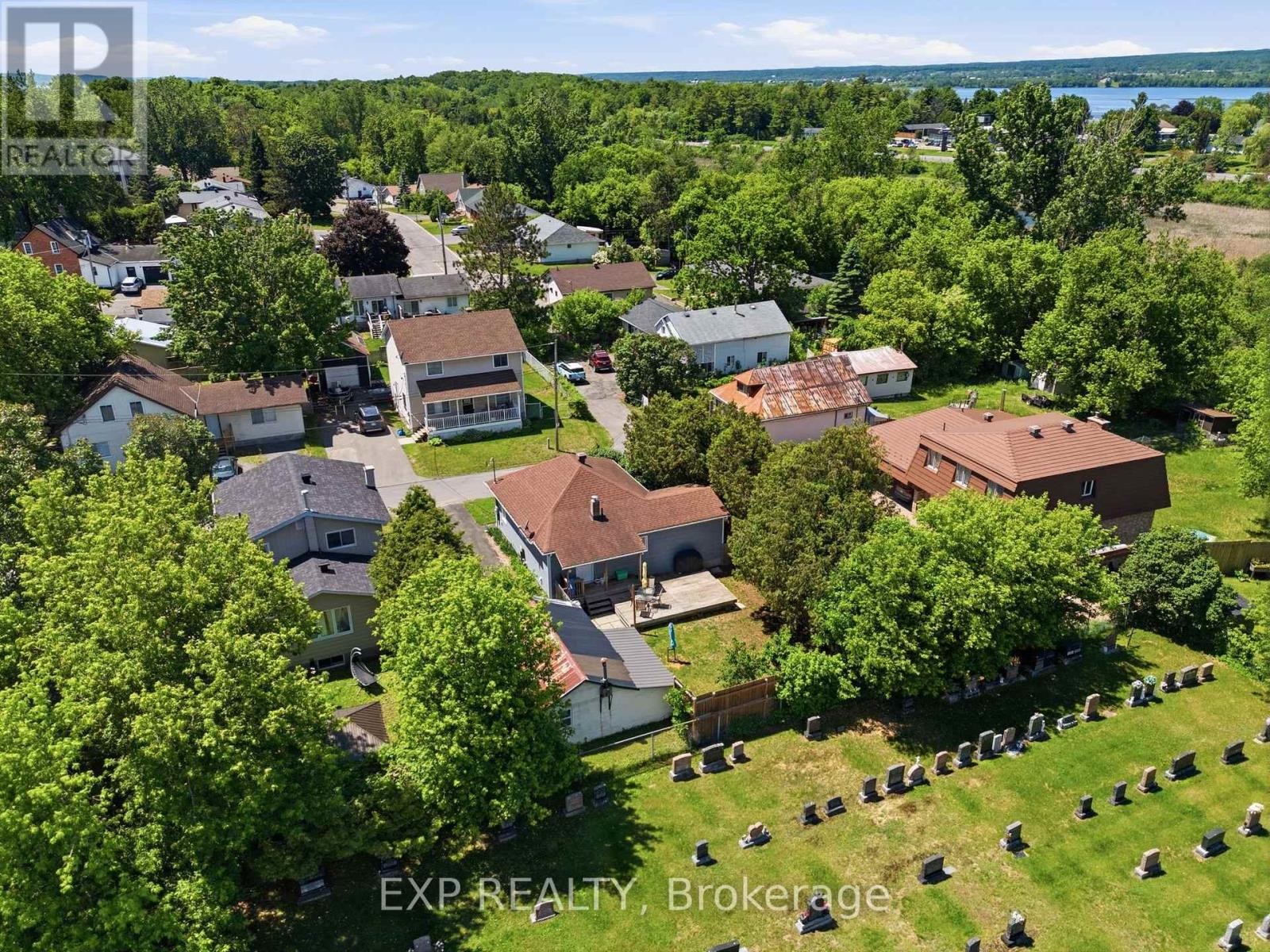 












599 VICTOR STREET

,
Clarence-Rockland,




Ontario
K4K1E5

