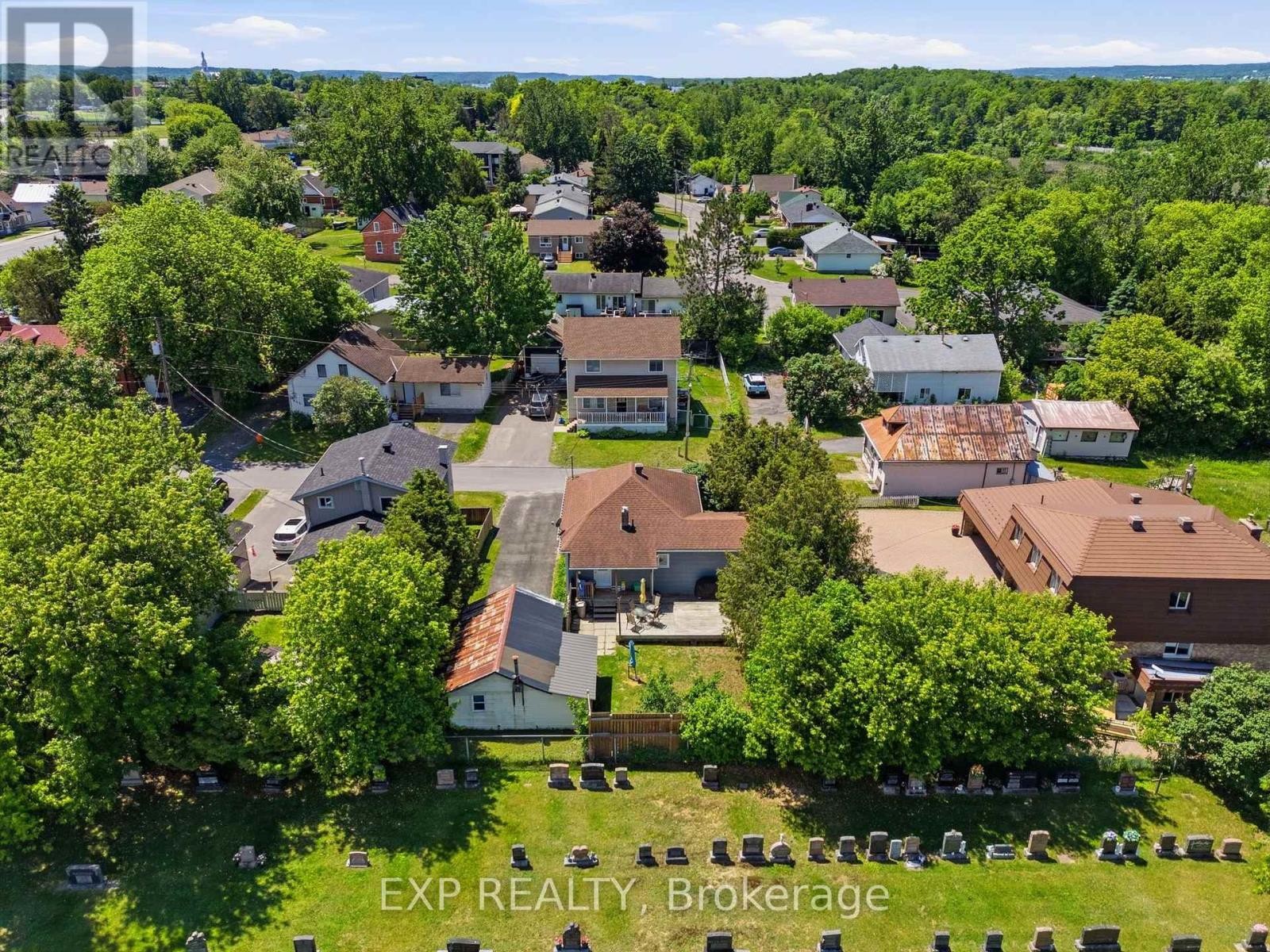 












599 VICTOR STREET

,
Clarence-Rockland,




Ontario
K4K1E5

