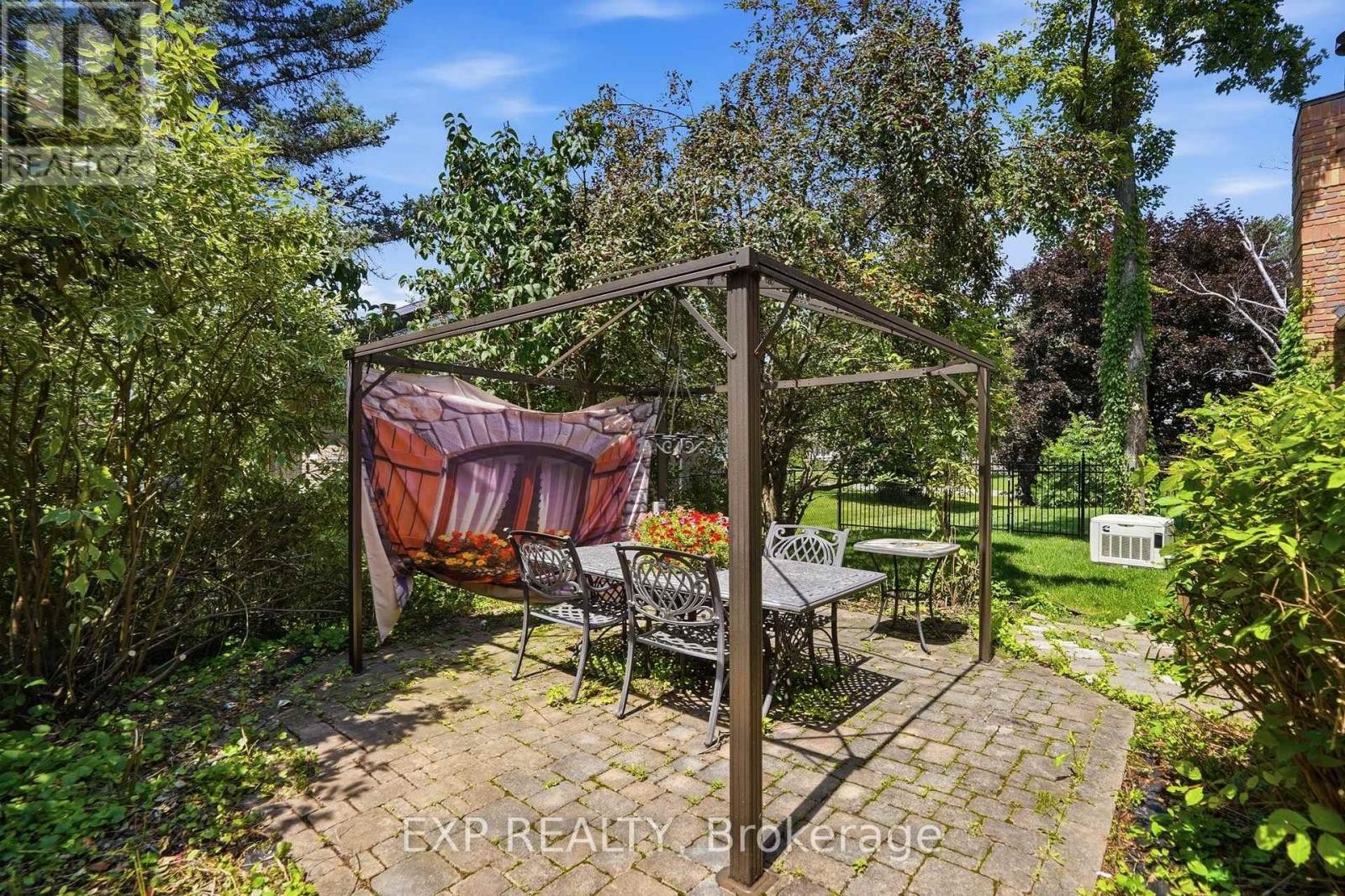 












1259 RANDBORO CRESCENT

,
Ottawa,




Ontario
K4B1K7

