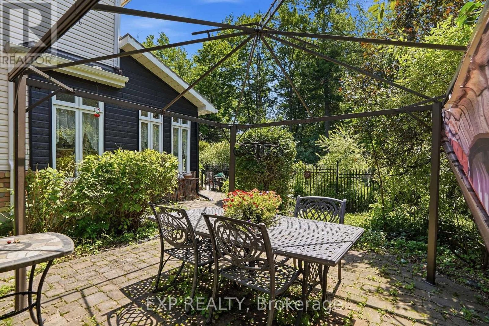












1259 RANDBORO CRESCENT

,
Ottawa,




Ontario
K4B1K7

