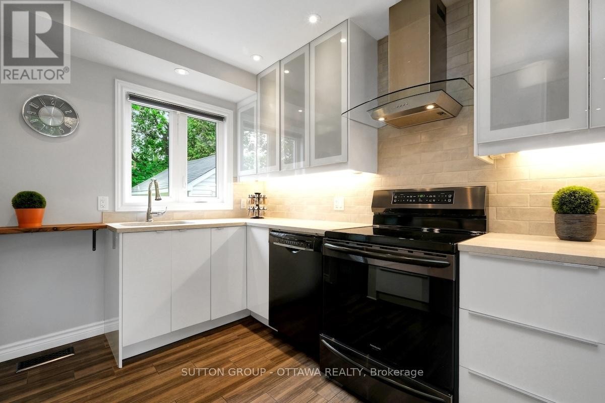 












1234 ANOKA STREET

,
Ottawa,




Ontario
K1V6C6


