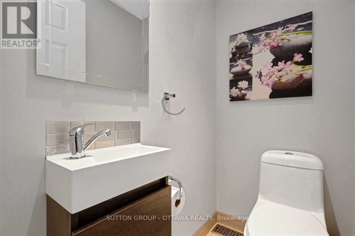 












1234 ANOKA STREET

,
Ottawa,




Ontario
K1V6C6

