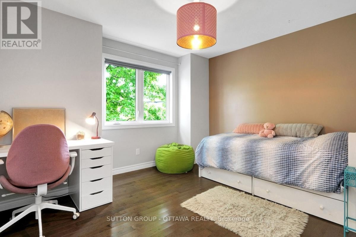 












1234 ANOKA STREET

,
Ottawa,




Ontario
K1V6C6

