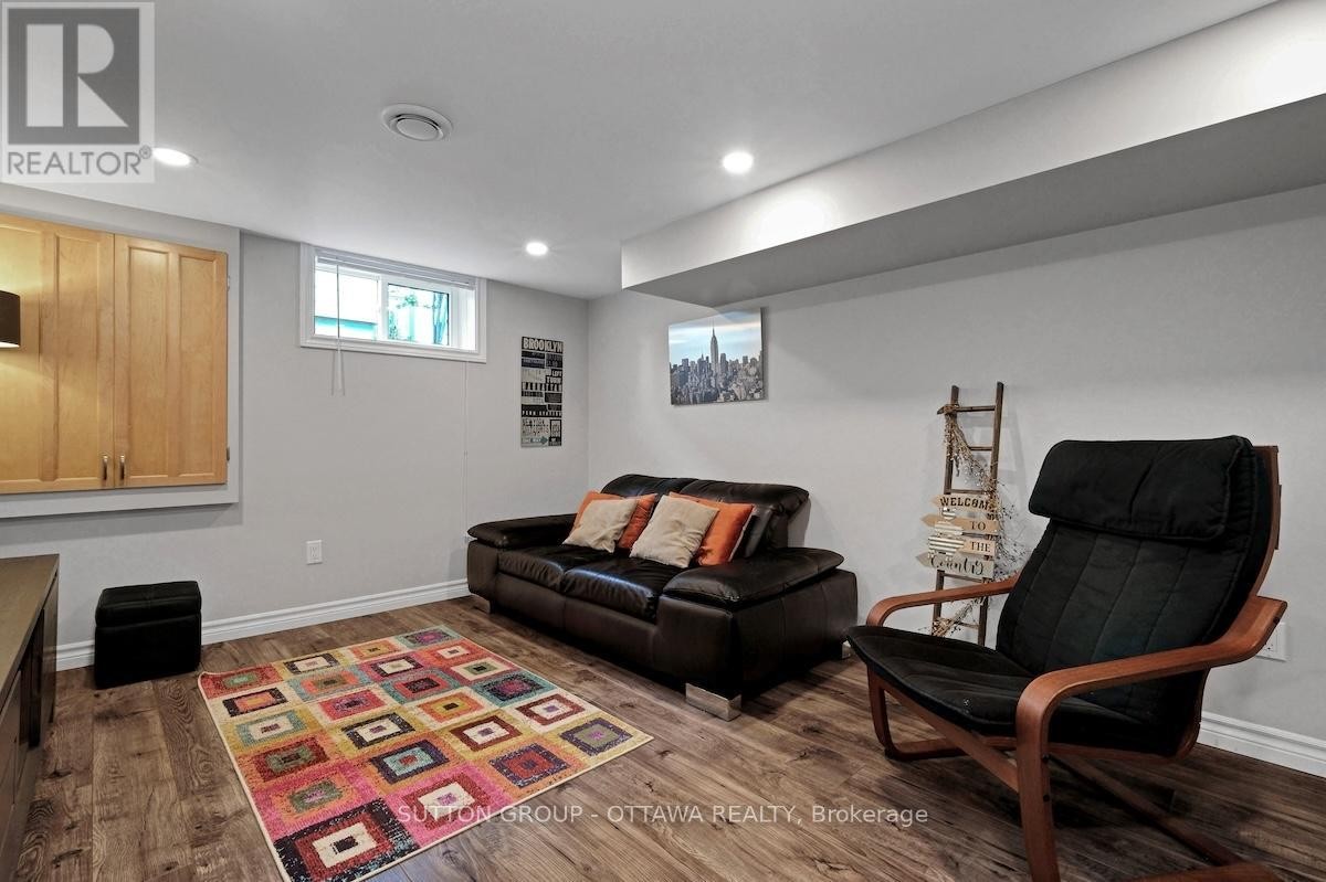 












1234 ANOKA STREET

,
Ottawa,




Ontario
K1V6C6

