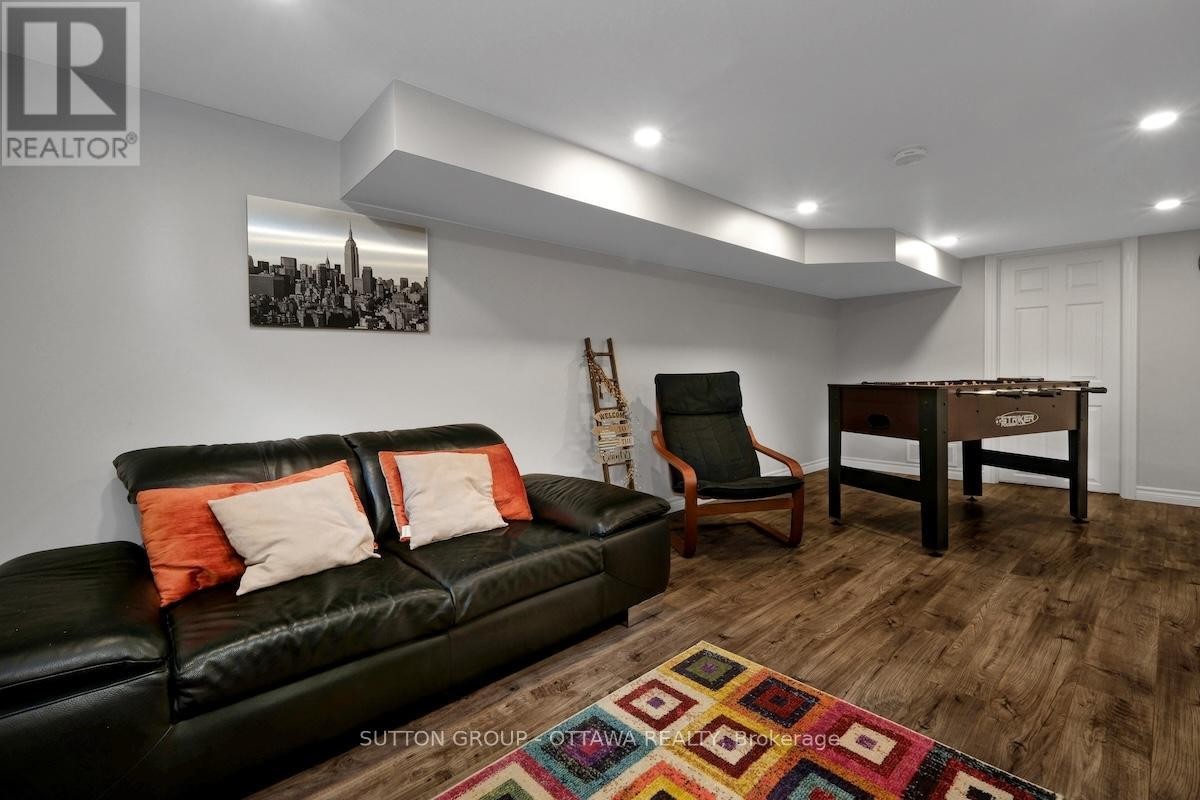 












1234 ANOKA STREET

,
Ottawa,




Ontario
K1V6C6

