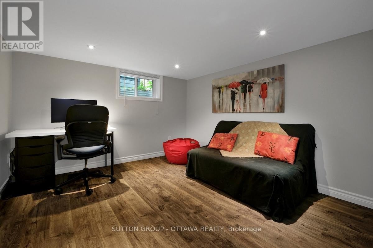 












1234 ANOKA STREET

,
Ottawa,




Ontario
K1V6C6

