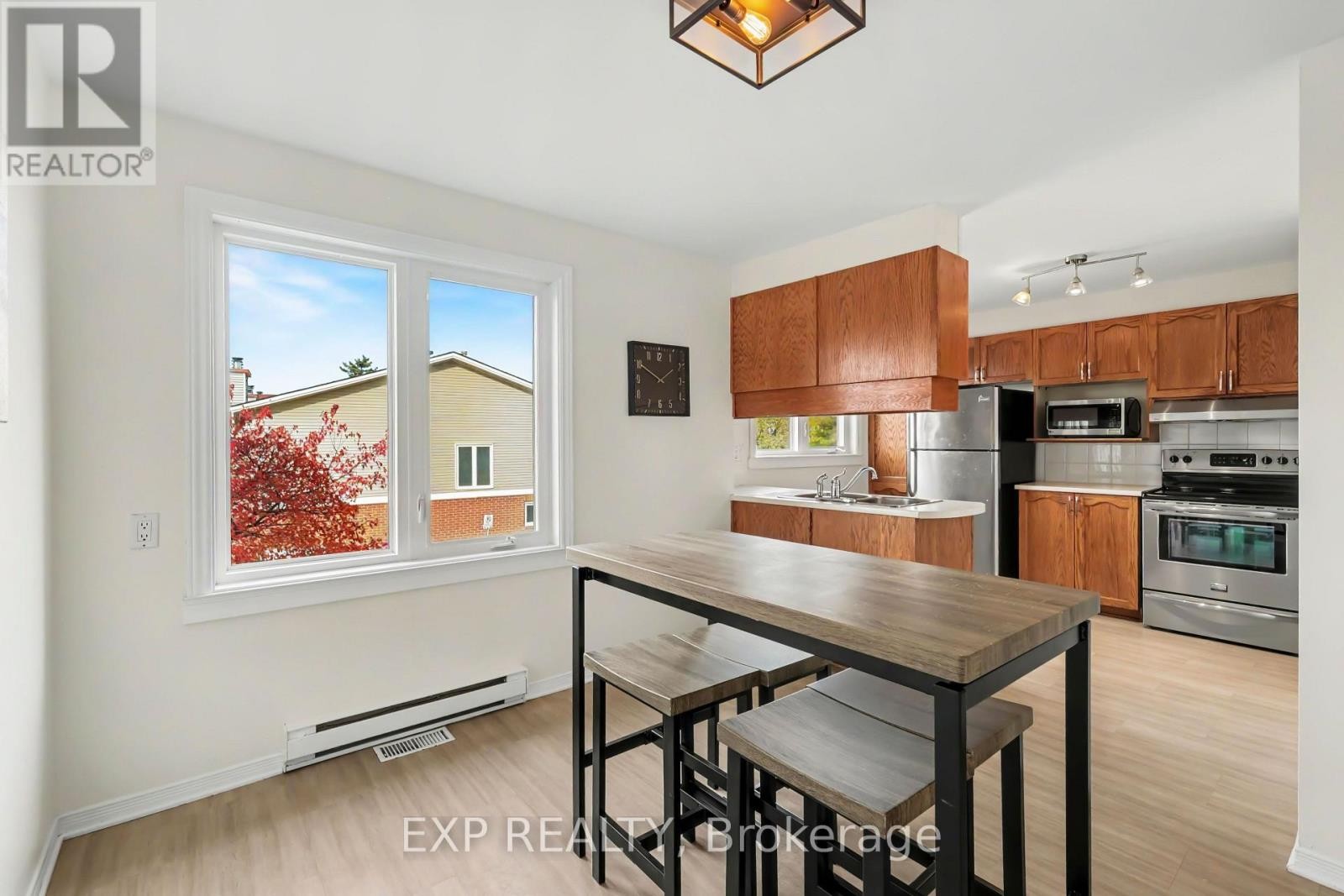 












1848 SUMMERFIELDS CRESCENT

,
Ottawa,




Ontario
K1C7B7

