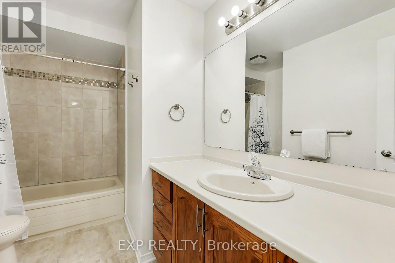 












1848 SUMMERFIELDS CRESCENT

,
Ottawa,




Ontario
K1C7B7

