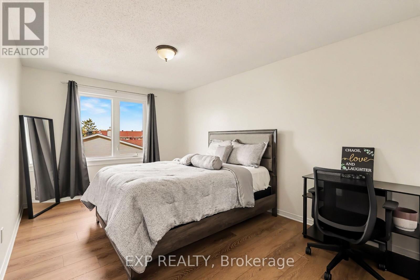 












1848 SUMMERFIELDS CRESCENT

,
Ottawa,




Ontario
K1C7B7

