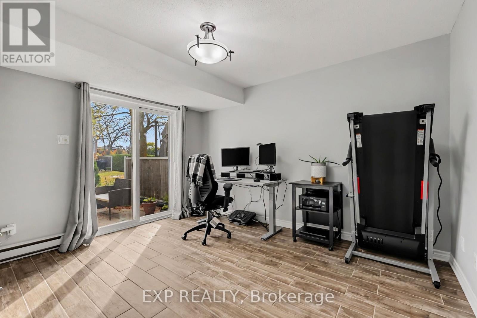 












1848 SUMMERFIELDS CRESCENT

,
Ottawa,




Ontario
K1C7B7

